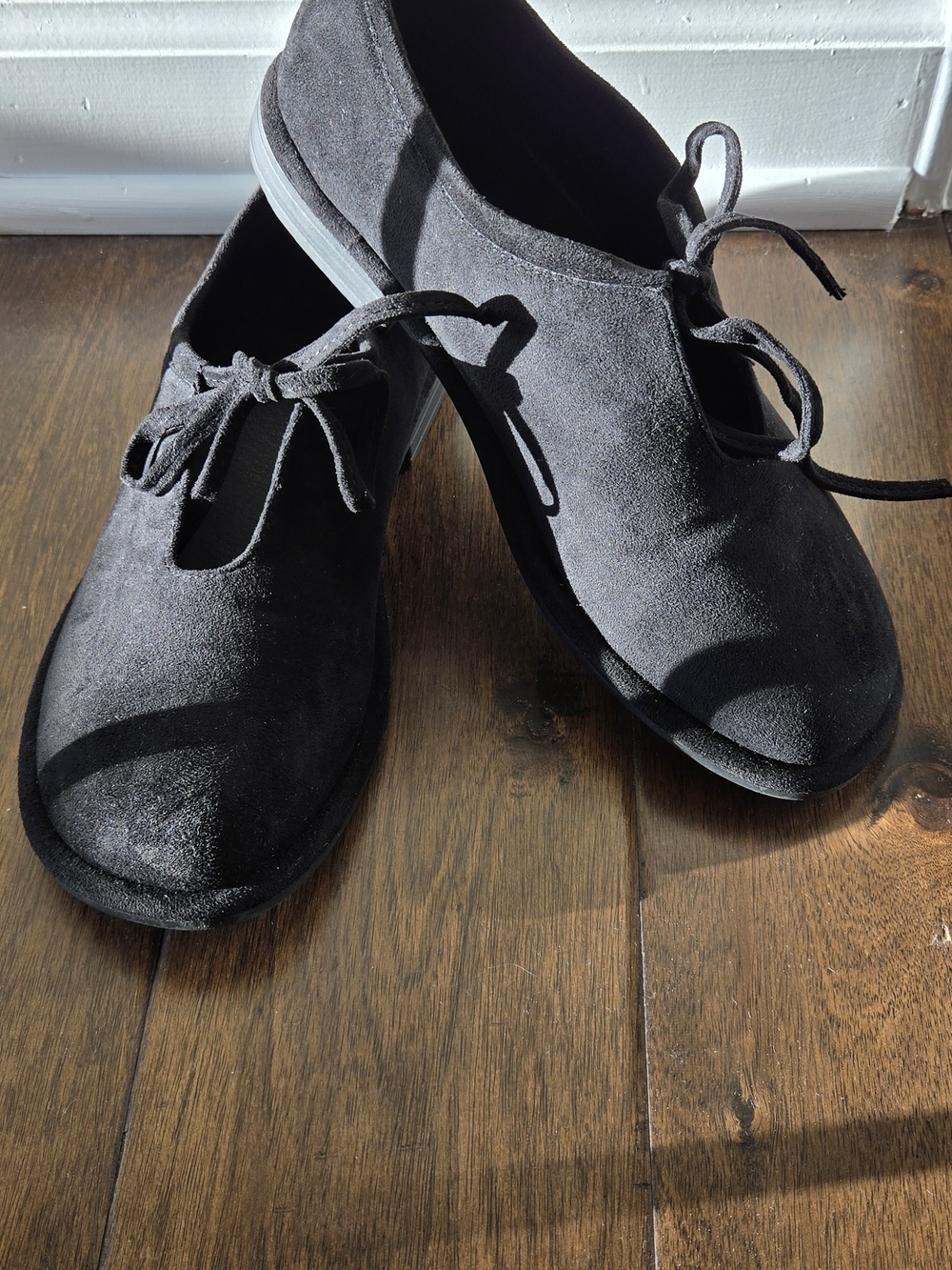 Women’s Black Suede Tie-Front Comfort Flats